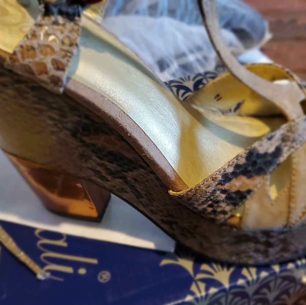 Wedge sandals